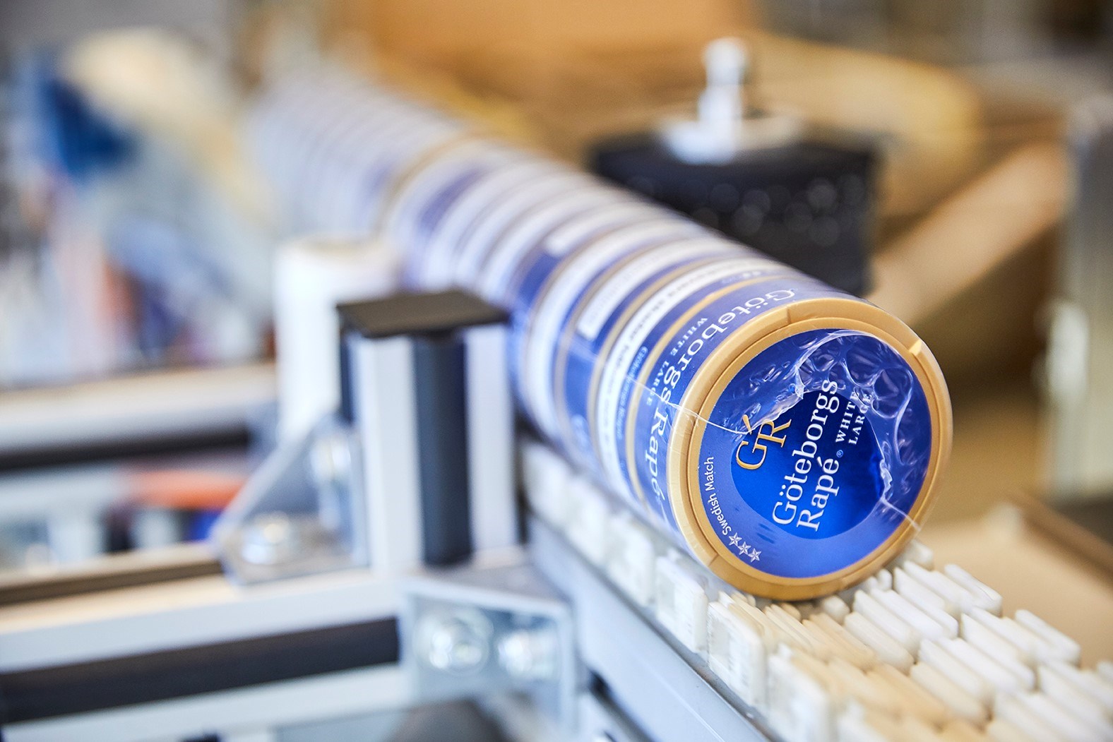 Snus production in factory